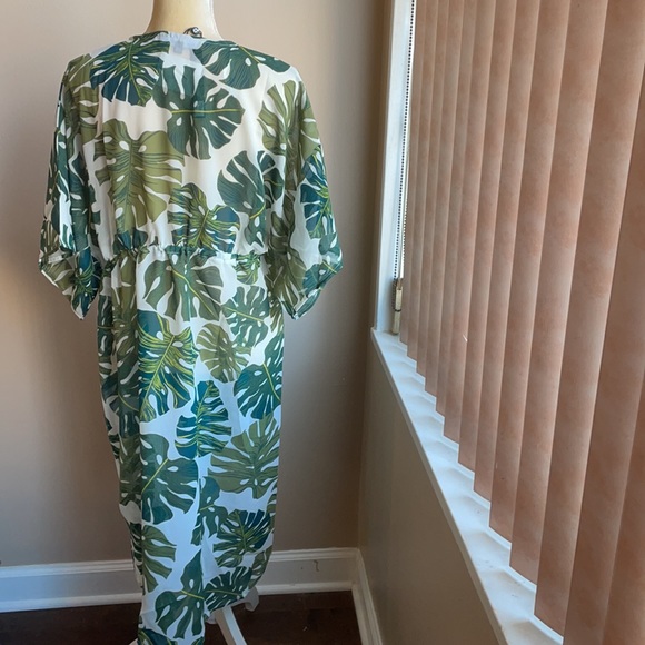 Club Z Collection Wimens Green Tropical SWim Beach Cover up Leaves Sz XL - Picture 6 of 6